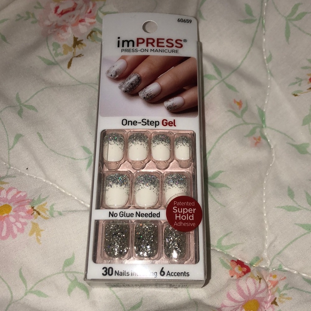 Cute glitter press on nails